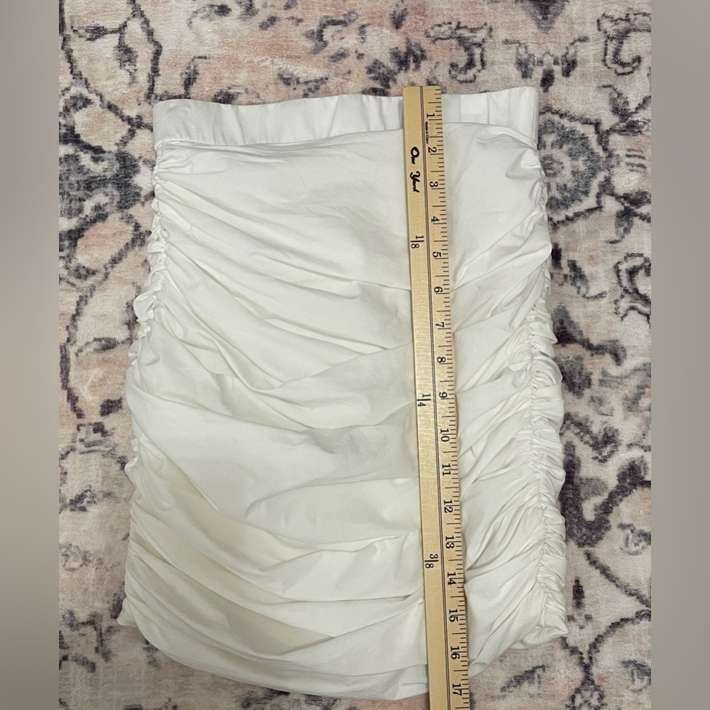 Aritzia Babaton Prest Ruched White Skirt Size 00 - Picture 6 of 9